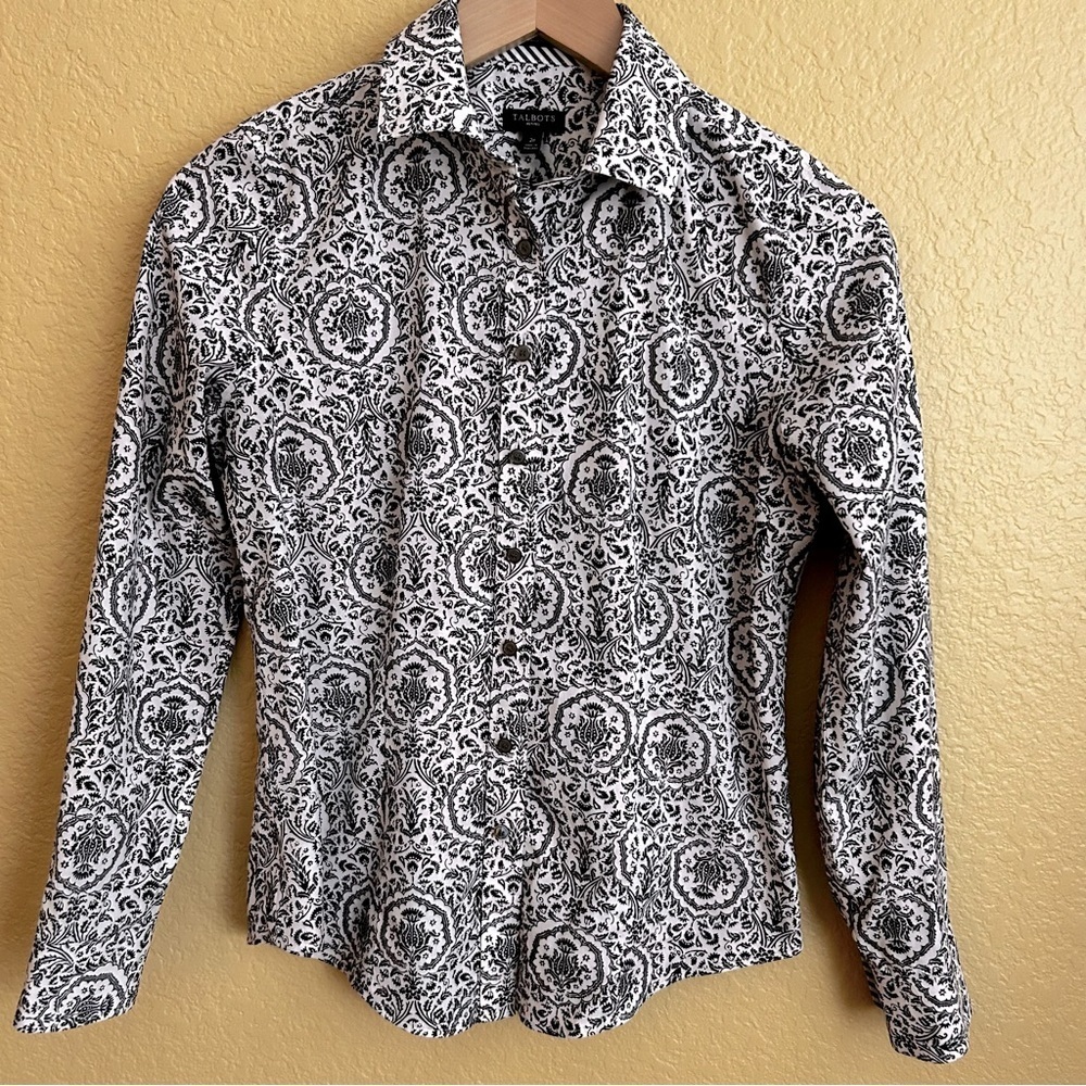 Talbots Wrinkle Resistant Long Sleeve Button Down Shirt